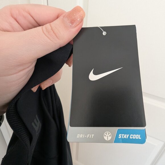 Nike Dri-Fit Crop Legging - Picture 2 of 6